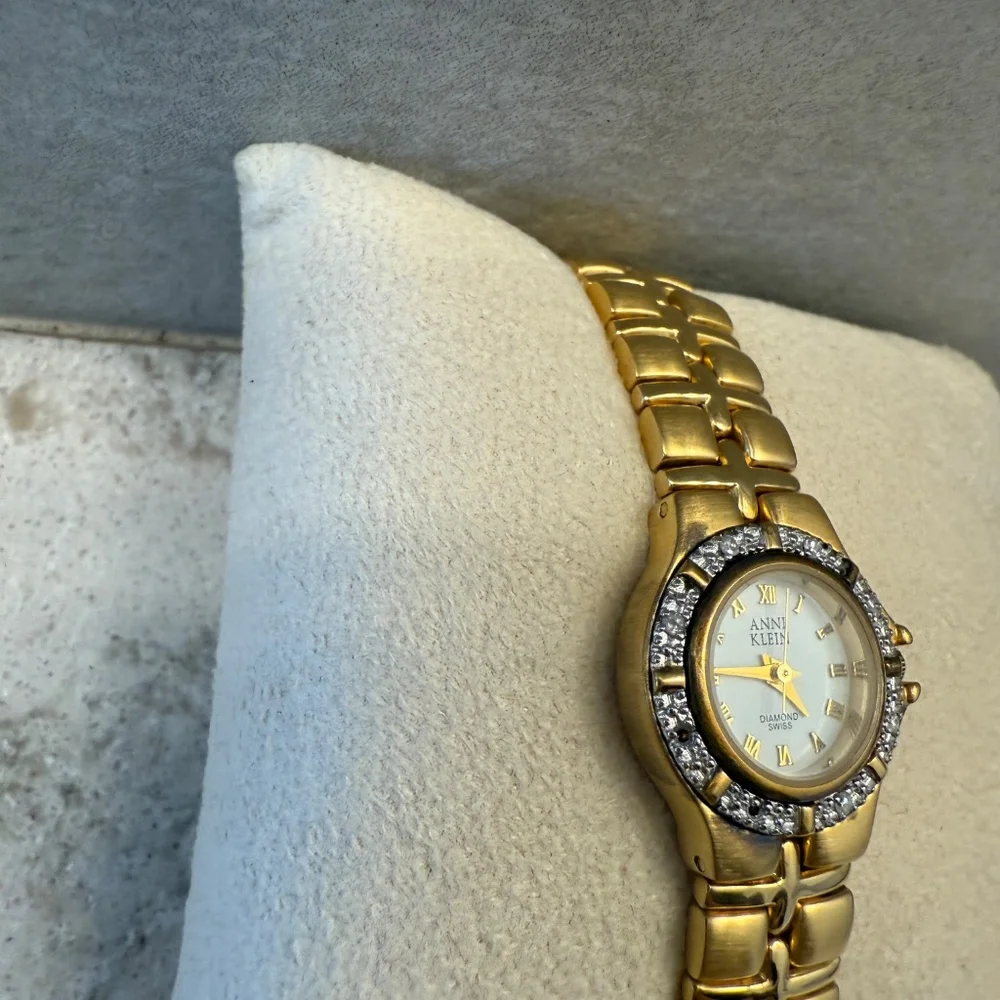 Pre-Owned‎ Anne Klein Diamond Swiss Watch Ladies stainless back